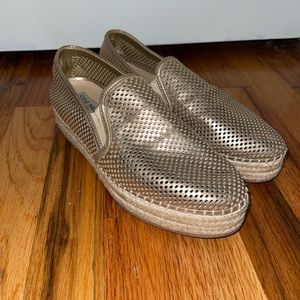 STEVE MADDEN gold espadrilles